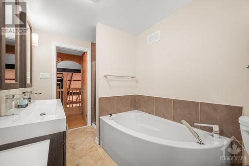 32 Ryeburn Drive, Ottawa, ON - Indoor Photo Showing Bathroom