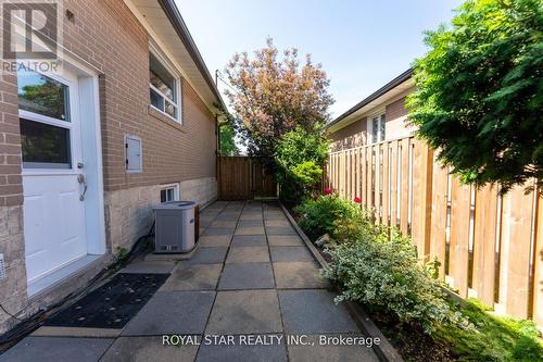 179 Wellesworth Drive, Toronto (Eringate-Centennial-West Deane), ON - Outdoor With Exterior