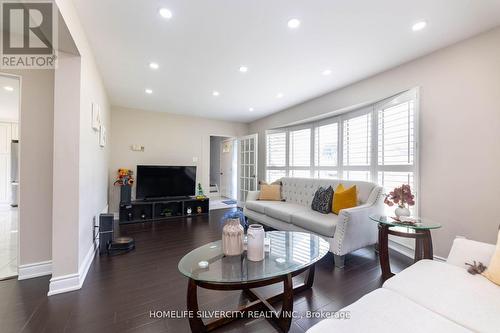 8 Bedford Crescent, Brampton (Avondale), ON - Indoor Photo Showing Living Room