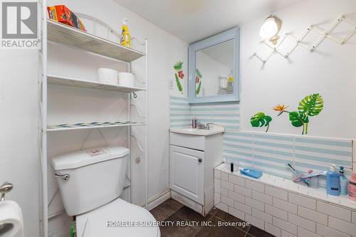 8 Bedford Crescent, Brampton (Avondale), ON - Indoor Photo Showing Bathroom