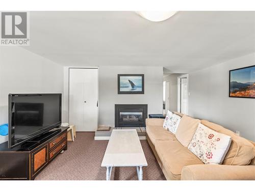 2002 36 Street, Vernon, BC - Indoor Photo Showing Living Room With Fireplace