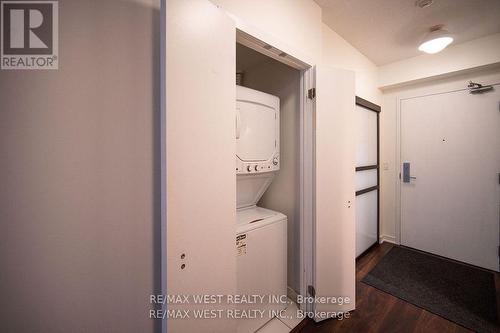 309 - 59 East Liberty Street, Toronto (Waterfront Communities), ON - Indoor Photo Showing Laundry Room