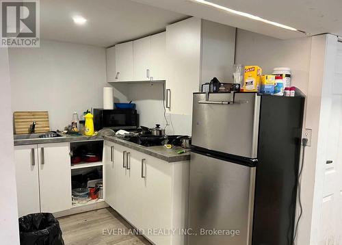 38 Ranee Avenue, Toronto (Englemount-Lawrence), ON - Indoor Photo Showing Kitchen