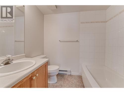 3320 Centennial Drive Unit# 209, Vernon, BC - Indoor Photo Showing Bathroom