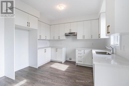 30 Union Boulevard, Wasaga Beach, ON - Indoor Photo Showing Kitchen