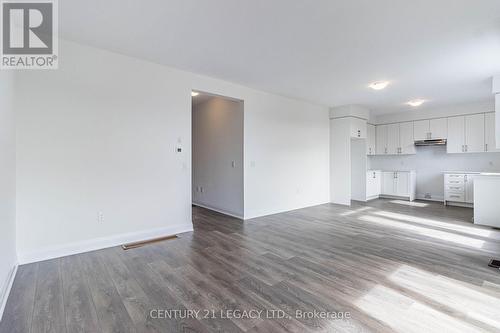 30 Union Boulevard, Wasaga Beach, ON - Indoor Photo Showing Kitchen