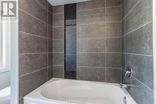 30 Union Boulevard, Wasaga Beach, ON - Indoor Photo Showing Bathroom