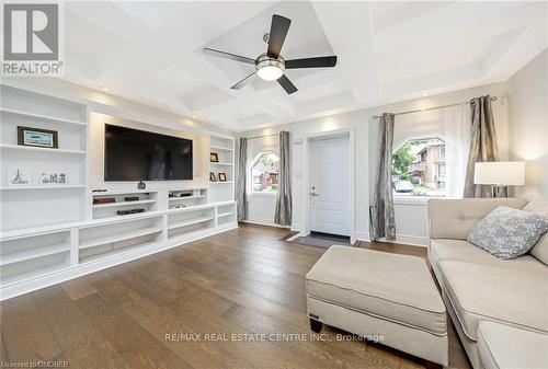 323 Kipling Avenue, Toronto (New Toronto), ON - Indoor Photo Showing Living Room