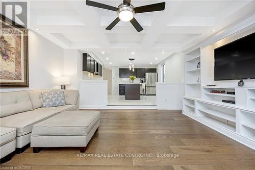 323 Kipling Avenue, Toronto (New Toronto), ON - Indoor Photo Showing Living Room