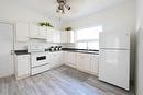 5768 Summer Street, Niagara Falls, ON  - Indoor Photo Showing Kitchen With Double Sink 