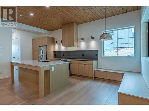 9961/9963 Purcell Drive, Vernon, BC - Indoor Photo Showing Kitchen