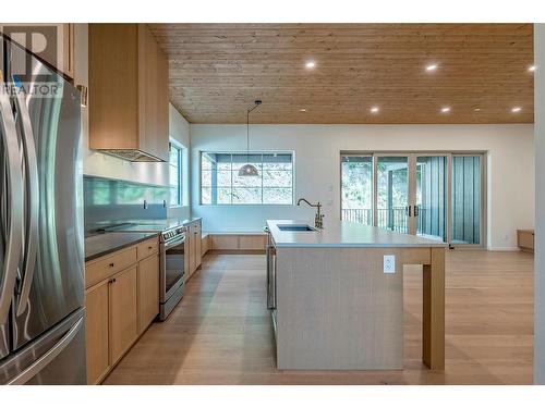 9961/9963 Purcell Drive, Vernon, BC - Indoor Photo Showing Kitchen