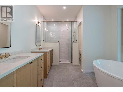 9963 Purcell Drive, Vernon, BC - Indoor Photo Showing Bathroom