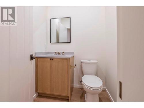 9963 Purcell Drive, Vernon, BC - Indoor Photo Showing Bathroom