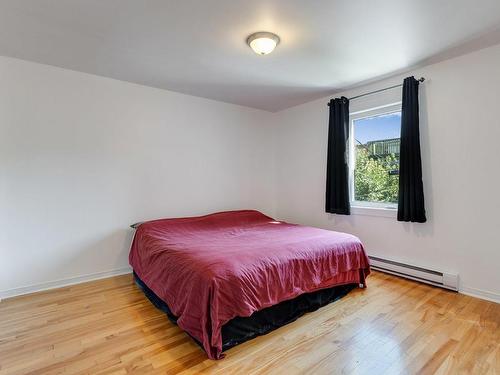 Chambre Ã  coucher principale - 2220 Rue Le Caron, Montréal (Le Sud-Ouest), QC - Indoor Photo Showing Bedroom