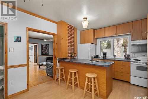 546 7Th Street E, Prince Albert, SK - Indoor Photo Showing Kitchen With Double Sink