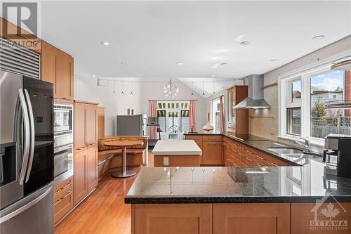 37 Charles Street, Ottawa, ON - Indoor Photo Showing Kitchen With Double Sink With Upgraded Kitchen