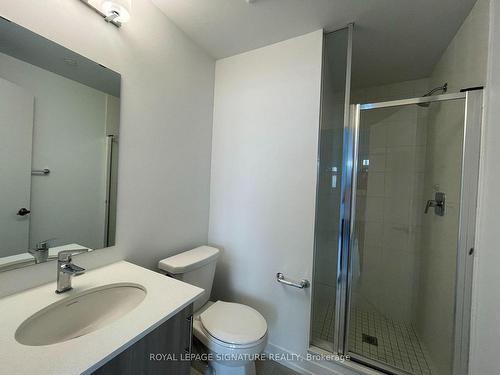 70B Tisdale Ave, Toronto, ON - Indoor Photo Showing Bathroom