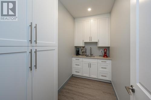 902 2425 Rowe Street, Prince George, BC - Indoor Photo Showing Kitchen With Double Sink With Upgraded Kitchen