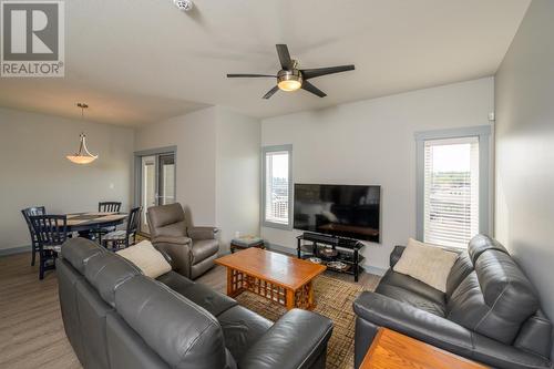 902 2425 Rowe Street, Prince George, BC - Indoor Photo Showing Living Room