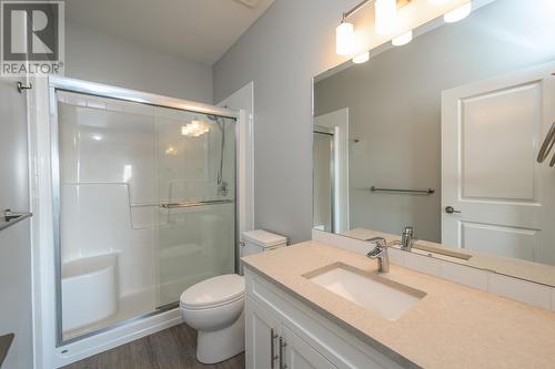 902 2425 Rowe Street, Prince George, BC - Indoor Photo Showing Bathroom