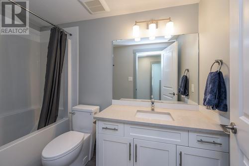 902 2425 Rowe Street, Prince George, BC - Indoor Photo Showing Bathroom