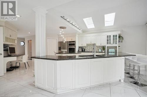 20 Craven Avenue, Burlington, ON - Indoor Photo Showing Kitchen