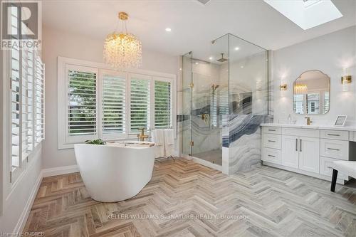 20 Craven Avenue, Burlington (Grindstone), ON - Indoor Photo Showing Bathroom