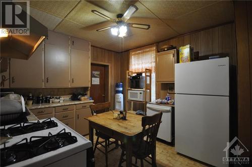 155 Beckwith Street N, Smiths Falls, ON - Indoor Photo Showing Kitchen