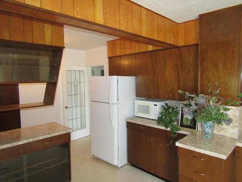 5300 Hillview Road, Grand Forks, BC - Indoor Photo Showing Kitchen