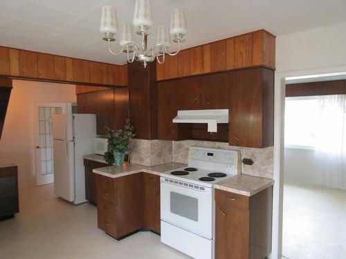 5300 Hillview Road, Grand Forks, BC - Indoor Photo Showing Kitchen