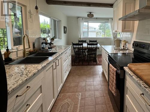 1616 68Th Avenue, Grand Forks, BC - Indoor Photo Showing Kitchen With Double Sink