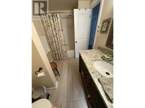 1616 68Th Avenue, Grand Forks, BC - Indoor Photo Showing Bathroom