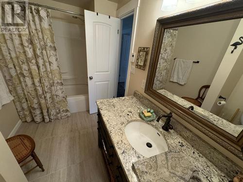 1616 68Th Avenue, Grand Forks, BC - Indoor Photo Showing Bathroom