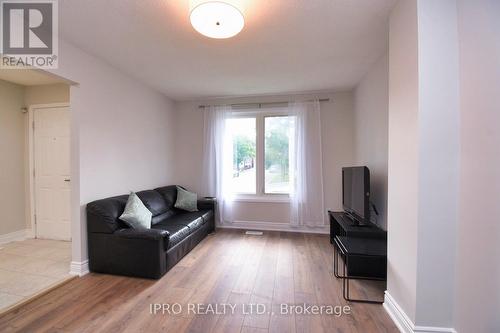 107 Spring Forest Square, Toronto (Agincourt South-Malvern West), ON - Indoor Photo Showing Living Room