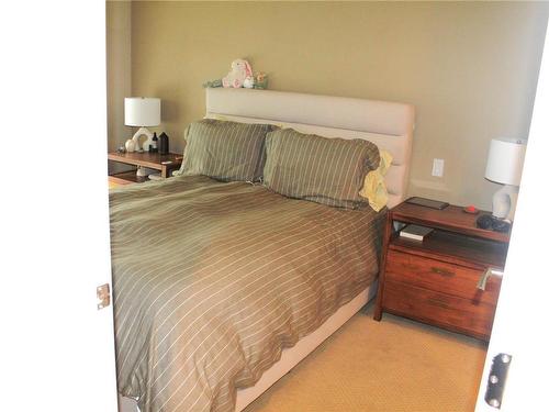 717-1400 Lynburne Pl, Langford, BC - Indoor Photo Showing Bedroom