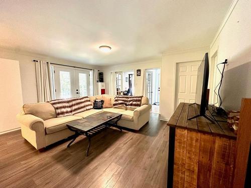 Living room - 1095 Ch. Des Bouleaux, Nominingue, QC - Indoor Photo Showing Living Room