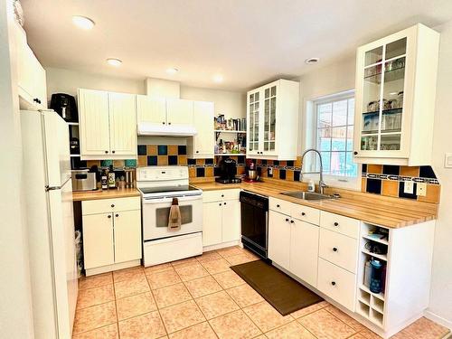 Kitchen - 1095 Ch. Des Bouleaux, Nominingue, QC - Indoor Photo Showing Kitchen