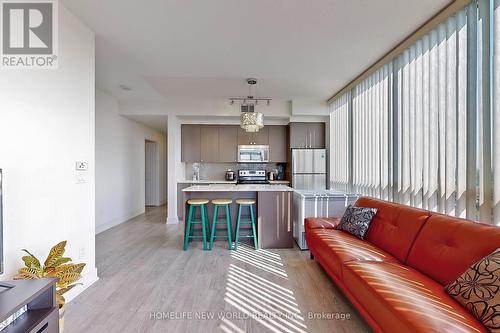 2002 - 88 Sheppard Avenue E, Toronto (Willowdale East), ON - Indoor Photo Showing Living Room