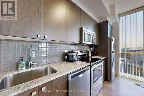 2002 - 88 Sheppard Avenue E, Toronto (Willowdale East), ON - Indoor Photo Showing Kitchen