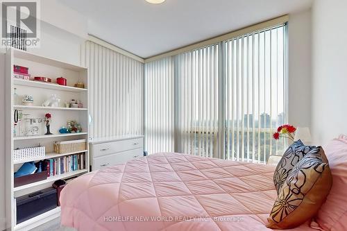 2002 - 88 Sheppard Avenue E, Toronto (Willowdale East), ON - Indoor Photo Showing Bedroom