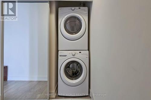 2002 - 88 Sheppard Avenue E, Toronto (Willowdale East), ON - Indoor Photo Showing Laundry Room