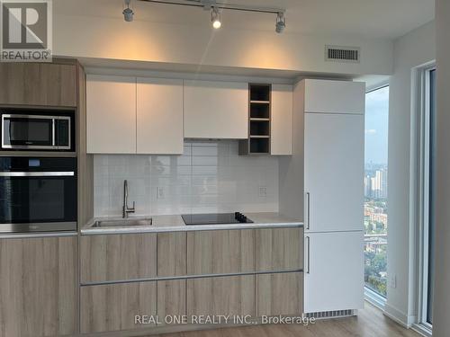 4615 - 319 Jarvis Street, Toronto, ON - Indoor Photo Showing Kitchen