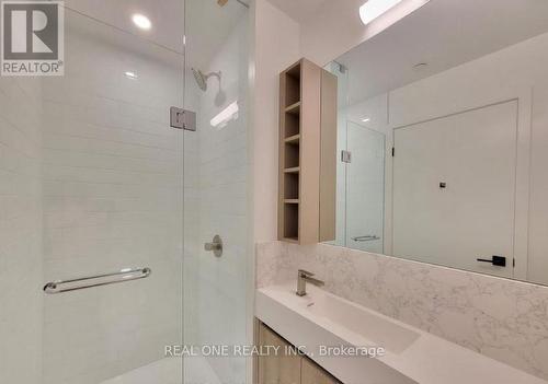 4615 - 319 Jarvis Street, Toronto, ON - Indoor Photo Showing Bathroom