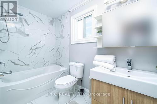 2639 Sherhill Drive, Mississauga (Clarkson), ON - Indoor Photo Showing Bathroom