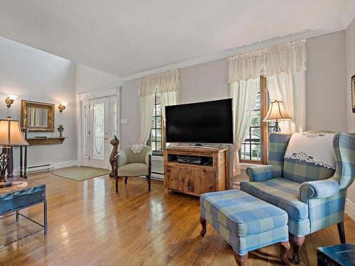 Salon - 110 7E Rang, Mont-Tremblant, QC - Indoor Photo Showing Living Room