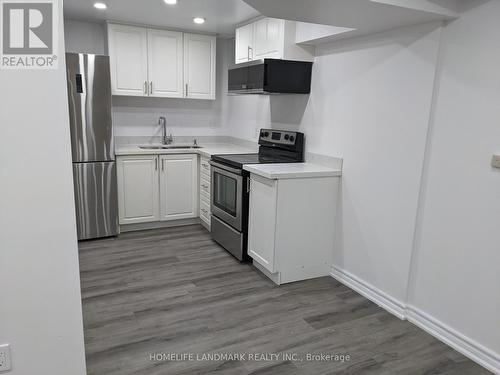 43 Sawyer Crescent, Markham (Markham Village), ON - Indoor Photo Showing Kitchen With Double Sink