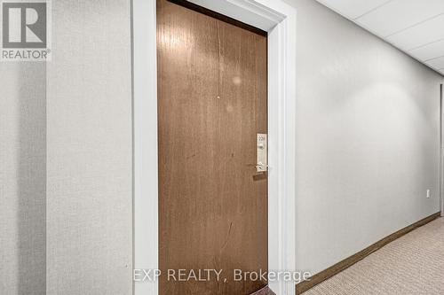 226 - 216 Oak Park Boulevard, Oakville, ON - Indoor Photo Showing Other Room