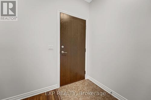 226 - 216 Oak Park Boulevard, Oakville, ON - Indoor Photo Showing Other Room