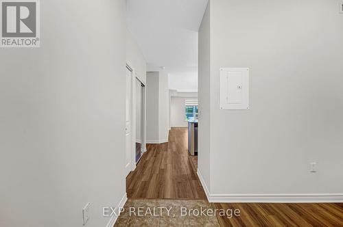 226 - 216 Oak Park Boulevard, Oakville, ON - Indoor Photo Showing Other Room